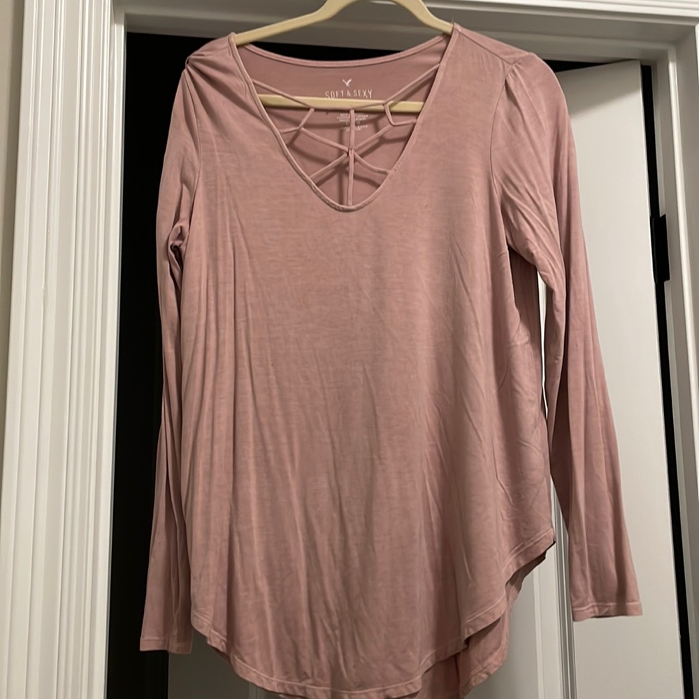 American Eagle soft & sexy detail front long sleeve. Size L. GUC